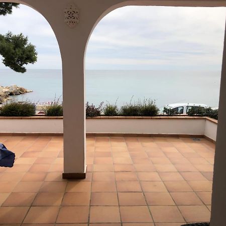 Acogedora Casa En Cap Negret, Ubicada A Primera Linea De La Playa. Алтеа Екстериор снимка
